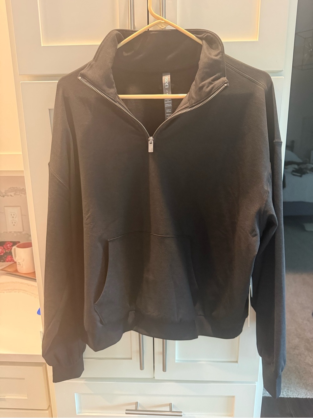 Vuori Black Half-Zip Pullover Sweatshirt NWT L women’s